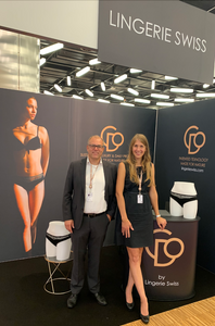 Câlin Doré by Lingerie Swiss at the Luxury Innovation Summit in Geneva in 2023. The world first luxury hygiene lingerie with a natural and imperceptible protecting inlay for every day. Menstruation, incontinence, daily discharge for all women. Protected by nature. 